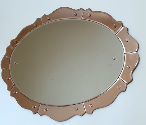 ART DECO MIRROR OVAL WITH PEACH SCALLOPED EDGE WALL HANGING C 1930 - ADDITIONAL PHOTO 3