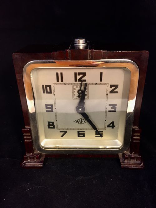 french art deco bakelite clock c1930 - CATEGORY: ANTIQUE CLOCKS - DATED 1930