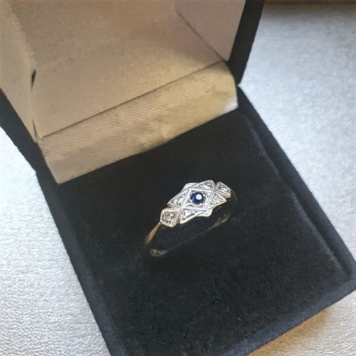 ART DECO GEOMETRIC PLATINUM SET SAPPHIRE DIAMONDS 9CT GOLD BAND RING SIZE L - ADDITIONAL PHOTO 3