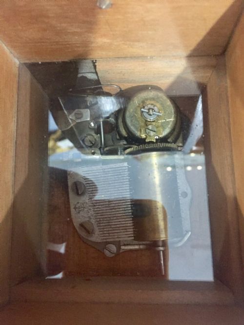 MUSIC BOX CARVED WOOD IN THE FORM OF A BARREL 19C - ADDITIONAL PHOTO 3