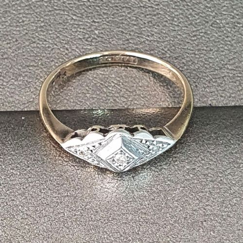 ART DECO RING DIAMOND GEOMETRIC ON PLATINUM 9CT GOLD RAISED RARE DESIGN SIZE O - ADDITIONAL PHOTO 4