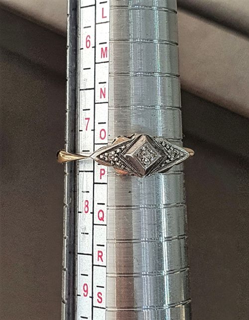 ART DECO RING DIAMOND GEOMETRIC ON PLATINUM 9CT GOLD RAISED RARE DESIGN SIZE O - ADDITIONAL PHOTO 8