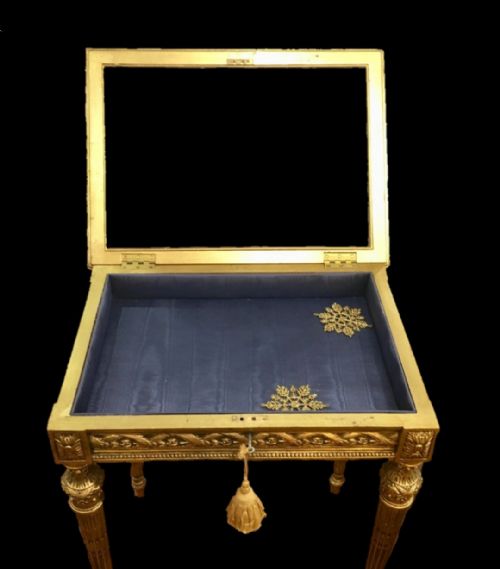 GILTWOOD BIJOUTERIE WITH BLUE SATIN INTERIOR LOCKS ORIGINAL KEY - ADDITIONAL PHOTO 5