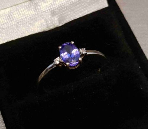 tanzanite diamond ring on 9ct gold size p p - CATEGORY: ANTIQUE JEWELLERY - DATED LATER THAN 1960