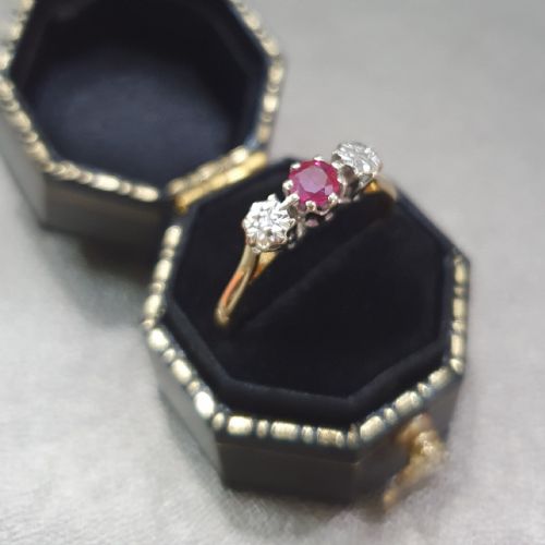 VINTAGE RUBY DIAMOND RING 18CT GOLD SIZE N - ADDITIONAL PHOTO 1