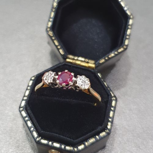 vintage ruby diamond ring 18ct gold size n - CATEGORY: ANTIQUE JEWELLERY - DATED LATER THAN 1960