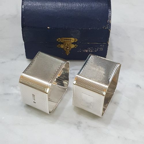 GEO VI PAIR STERLING SILVER BOXED NAPKIN RINGS ENGINE TURNED DESIGN WITH BLANK CARTOUCHE FOR ENGRAVING - ADDITIONAL PHOTO 8
