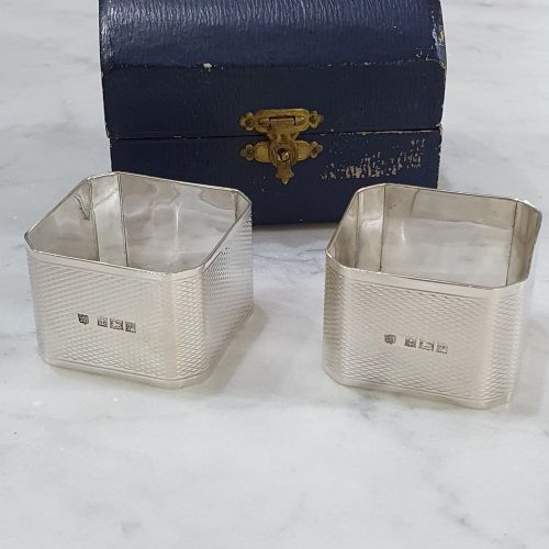 GEO VI PAIR STERLING SILVER BOXED NAPKIN RINGS ENGINE TURNED DESIGN WITH BLANK CARTOUCHE FOR ENGRAVING - ADDITIONAL PHOTO 9