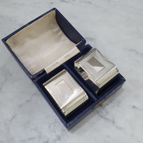 GEO VI PAIR STERLING SILVER BOXED NAPKIN RINGS ENGINE TURNED DESIGN WITH BLANK CARTOUCHE FOR ENGRAVING - ADDITIONAL PHOTO 12