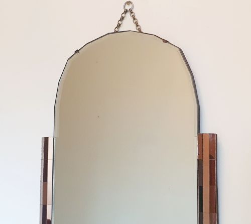 ART DECO MIRROR ODEON DESIGN WITH AMBER PANEL DETAILING BEVELLED GLASS SCALLOPED ARCH TOP ORIGINAL HANGING CHAIN WOODEN BACKING - ADDITIONAL PHOTO 4