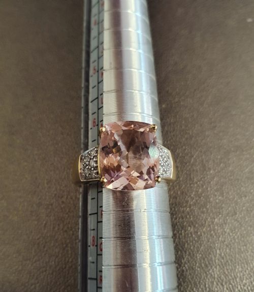LARGE MORGANITE WITH DIAMOND SHOULDERS ON 9CT GOLD RING SIZE N - ADDITIONAL PHOTO 8