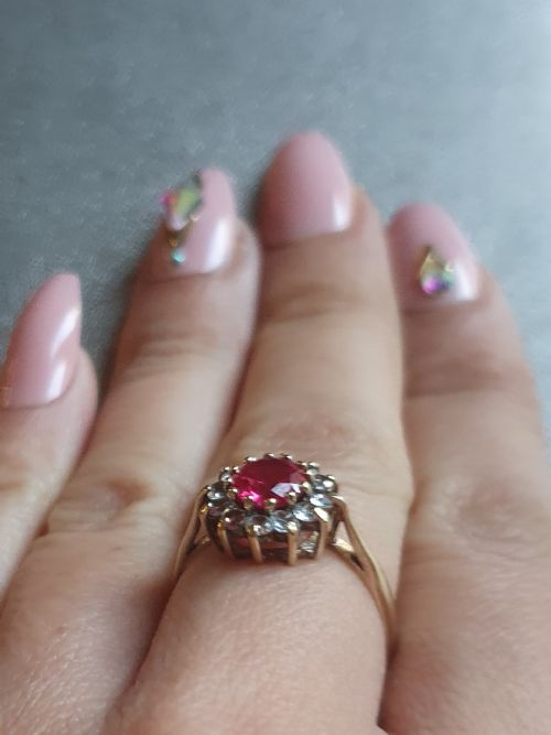 VINTAGE 194050S 1CT RUBY 12 DIAMOND HALO ON STERLING MOUNT 9CT GOLD RING SIZE O - ADDITIONAL PHOTO 10