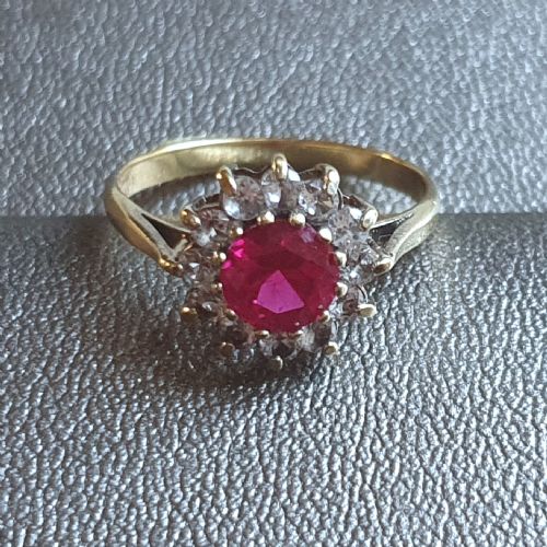 VINTAGE 194050S 1CT RUBY 12 DIAMOND HALO ON STERLING MOUNT 9CT GOLD RING SIZE O - ADDITIONAL PHOTO 12