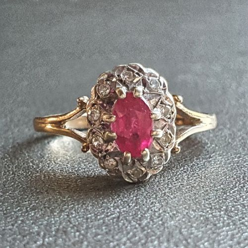 OVAL CUT RUBY ROSE CUT DIAMOND HALO 9CT GOLD C1950S VINTAGE RING SIZE R - ADDITIONAL PHOTO 5