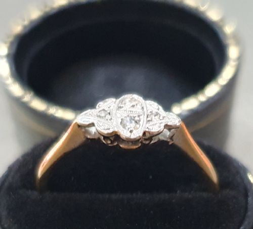 ART DECO PLATINUM SET DIAMONDS ON 9CT GOLD RING SIZE N - ADDITIONAL PHOTO 5