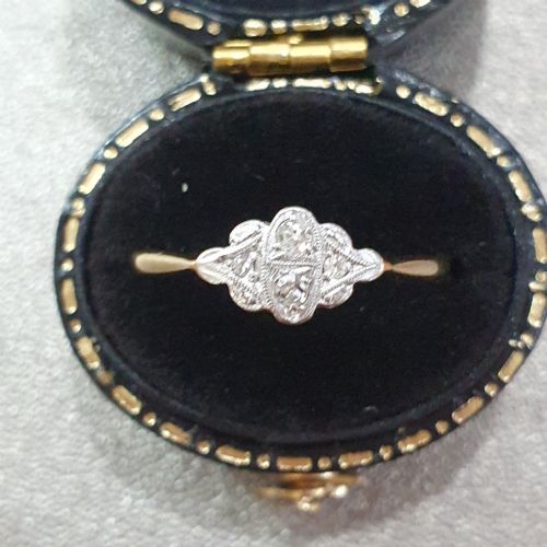 ART DECO PLATINUM SET DIAMONDS ON 9CT GOLD RING SIZE N - ADDITIONAL PHOTO 2