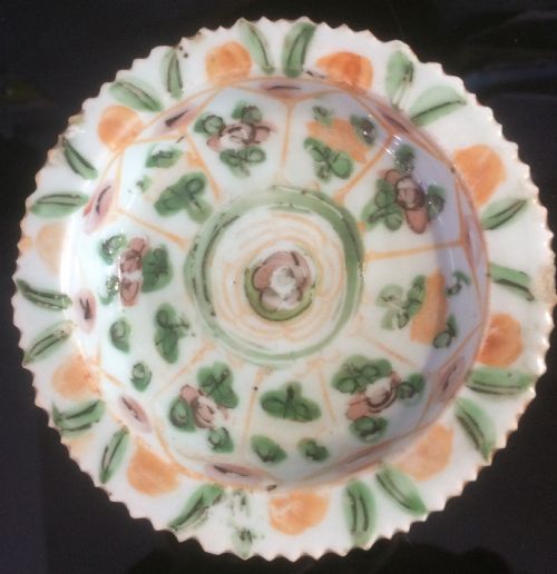 rare thai 18thc benjarong stem dish - CATEGORY: ANTIQUE PLATES - DATED 18TH CENTURY
