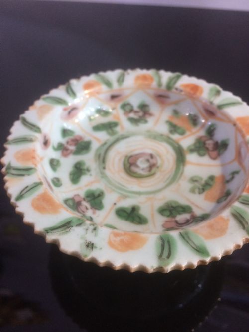 RARE THAI 18THC BENJARONG STEM DISH - ADDITIONAL PHOTO 2