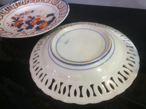 PAIR OF MEIJI PERIOD IMARI PIERCED DISHES - ADDITIONAL PHOTO 4