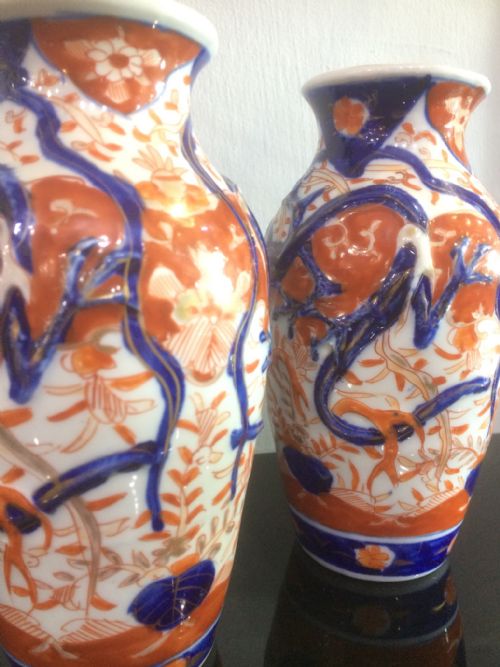 PAIR OF MEIJI PERIOD IMARI VASES - ADDITIONAL PHOTO 5