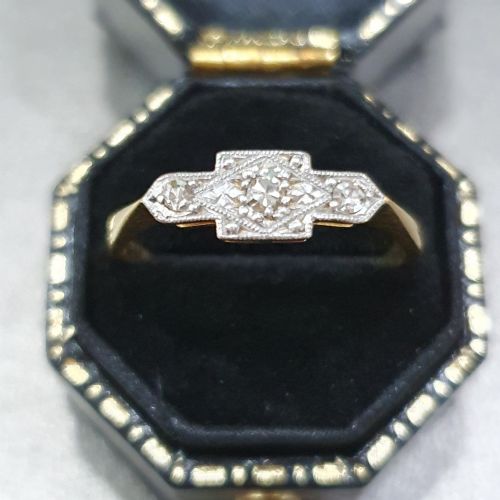 ART DECO PLATINUM SET DIAMOND GEOMETRIC TRILOGY 18CT GOLD RING SIZE N - ADDITIONAL PHOTO 1