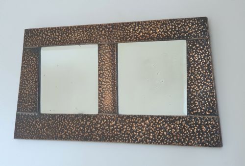 ARTS CRAFTS RARE HAMMERED COPPER DOUBLE BEVELLED GLASS WALL MIRROR ORIGINAL CHAIN READY TO HANG - ADDITIONAL PHOTO 2