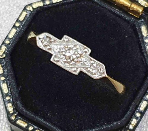 art deco platinum set diamond geometric trilogy 18ct gold ring size n - CATEGORY: ANTIQUE JEWELLERY - DATED 1930