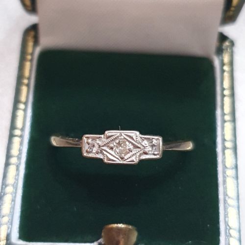 ART DECO PALLADIUM SET DIAMONDS GEOMETRIC DESIGN ON 9CT GOLD RING SIZE R - ADDITIONAL PHOTO 1