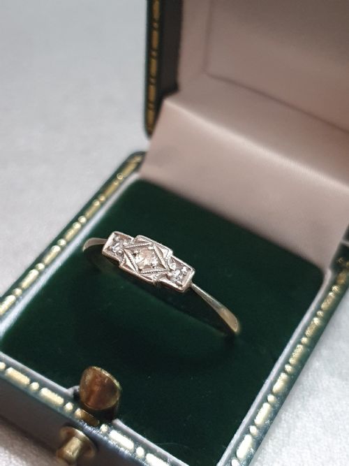 ART DECO PALLADIUM SET DIAMONDS GEOMETRIC DESIGN ON 9CT GOLD RING SIZE R - ADDITIONAL PHOTO 7