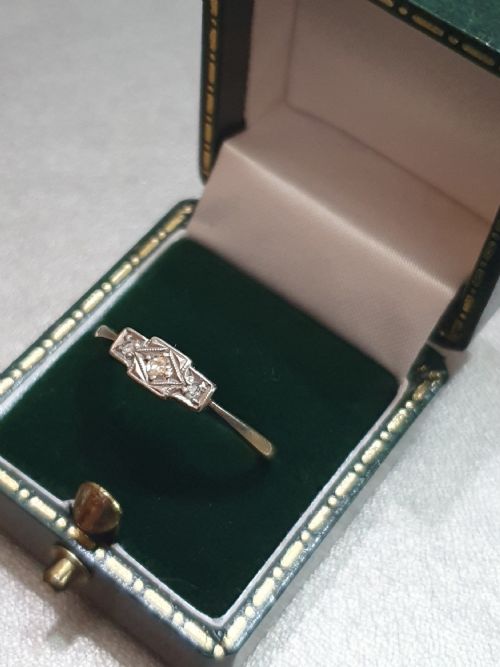 ART DECO PALLADIUM SET DIAMONDS GEOMETRIC DESIGN ON 9CT GOLD RING SIZE R - ADDITIONAL PHOTO 8