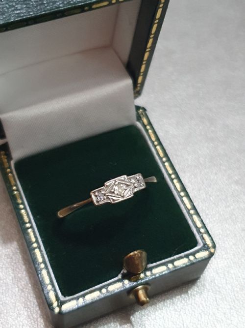 ART DECO PALLADIUM SET DIAMONDS GEOMETRIC DESIGN ON 9CT GOLD RING SIZE R - ADDITIONAL PHOTO 9