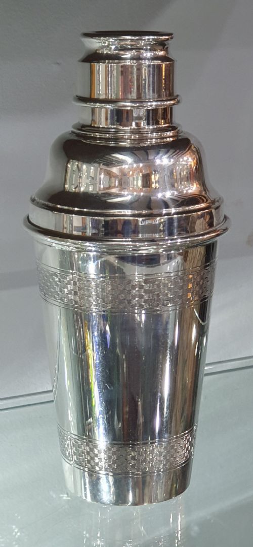 ART DECO STYLISED ENGINE TURNED DESIGN COCKTAIL SHAKER EPNS C1930S - ADDITIONAL PHOTO 1
