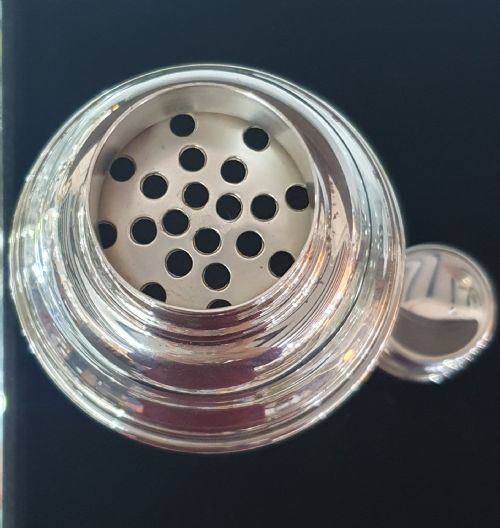 ART DECO STYLISED ENGINE TURNED DESIGN COCKTAIL SHAKER EPNS C1930S - ADDITIONAL PHOTO 4
