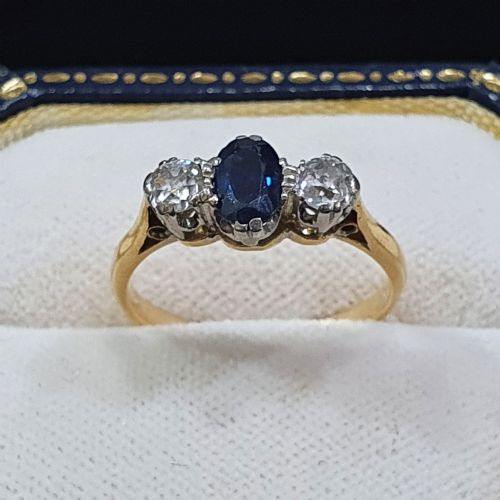 1930S ART DECO SAPPHIRE DIAMOND 18CT GOLD TRILOGY RING SIZE M - ADDITIONAL PHOTO 13