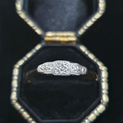 ART DECO PLATINUM SET DIAMOND GEOMETRIC STARBURST DESIGN ON 9CT GOLD RING SIZE Q - ADDITIONAL PHOTO 4