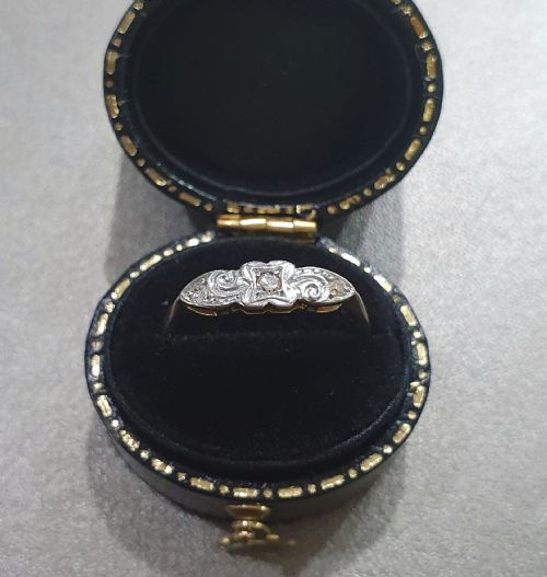 EARLY ART DECO PLATINUM SET DIAMONDS 18CT GOLD RING SIZE N - ADDITIONAL PHOTO 3