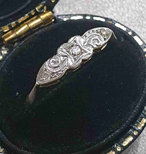 early art deco platinum set diamonds 18ct gold ring size n - CATEGORY: ANTIQUE JEWELLERY - DATED 1910