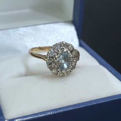1930S ART DECO AQUAMARINE 12 DIAMOND HALO ON 9CT GOLD RING SIZE L M - ADDITIONAL PHOTO 1