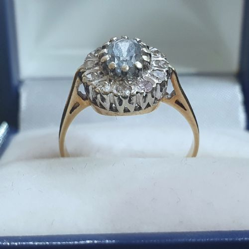 1930S ART DECO AQUAMARINE 12 DIAMOND HALO ON 9CT GOLD RING SIZE L M - ADDITIONAL PHOTO 3
