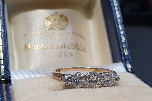 MAPPIN WEBB 1930S 5 DIAMOND 18CT GOLD HALF ETERNITY RING SIZE M - ADDITIONAL PHOTO 4