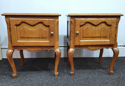 FRENCH LIGHT OAK EARLY 1900S LOW BEDSIDE TABLES CABINETS - ADDITIONAL PHOTO 1