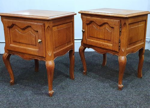 FRENCH LIGHT OAK EARLY 1900S LOW BEDSIDE TABLES CABINETS - ADDITIONAL PHOTO 4