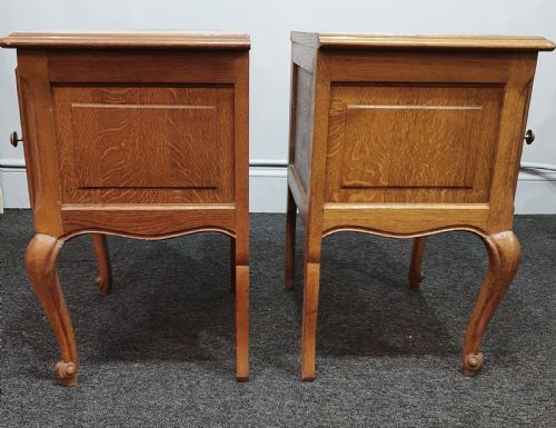 FRENCH LIGHT OAK EARLY 1900S LOW BEDSIDE TABLES CABINETS - ADDITIONAL PHOTO 5