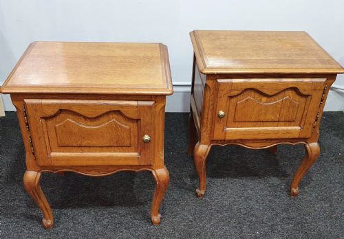 FRENCH LIGHT OAK EARLY 1900S LOW BEDSIDE TABLES CABINETS - ADDITIONAL PHOTO 7
