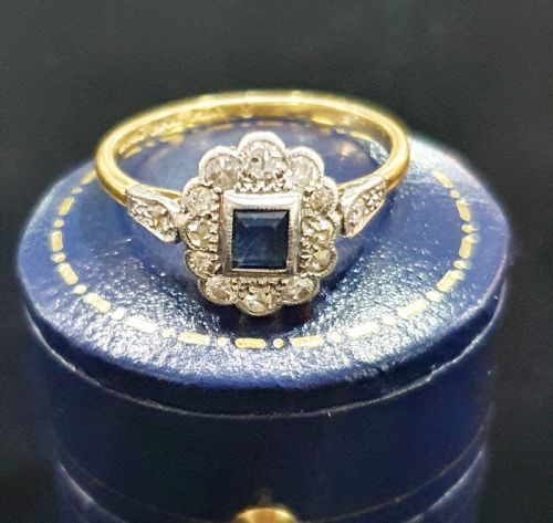 1930S ART DECO PRINCESS SAPPHIRE DIAMONDS 18CT GOLD RING SIZE R - ADDITIONAL PHOTO 10