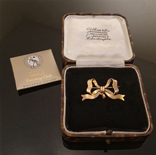 VICTORIAN 15CT GOLD BOW BROOCH IN BOX - ADDITIONAL PHOTO 1