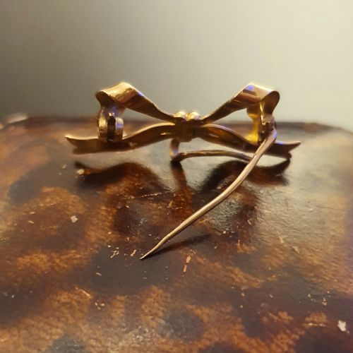 VICTORIAN 15CT GOLD BOW BROOCH IN BOX - ADDITIONAL PHOTO 9
