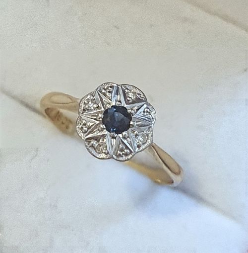 art deco platinum set diamonds sapphire ring on 18ct gold size m - CATEGORY: ANTIQUE JEWELLERY - DATED 1920