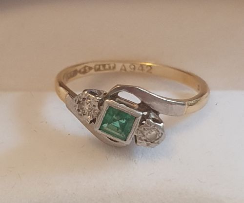 ART DECO PLATINUM SET PRINCESS EMERALD ILLUSION SET DIAMOND SHOULDERS 18CT GOLD RING SIZE N - ADDITIONAL PHOTO 1