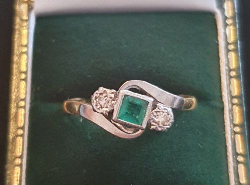 ART DECO PLATINUM SET PRINCESS EMERALD ILLUSION SET DIAMOND SHOULDERS 18CT GOLD RING SIZE N - ADDITIONAL PHOTO 6